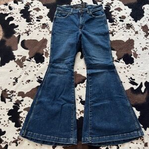 Wrangler - Flare/Bell Bottoms - Tailored - Size 28x34